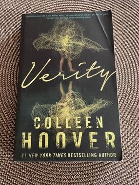 Verity by Colleen Hoover - Black & Gold Paperback Novel